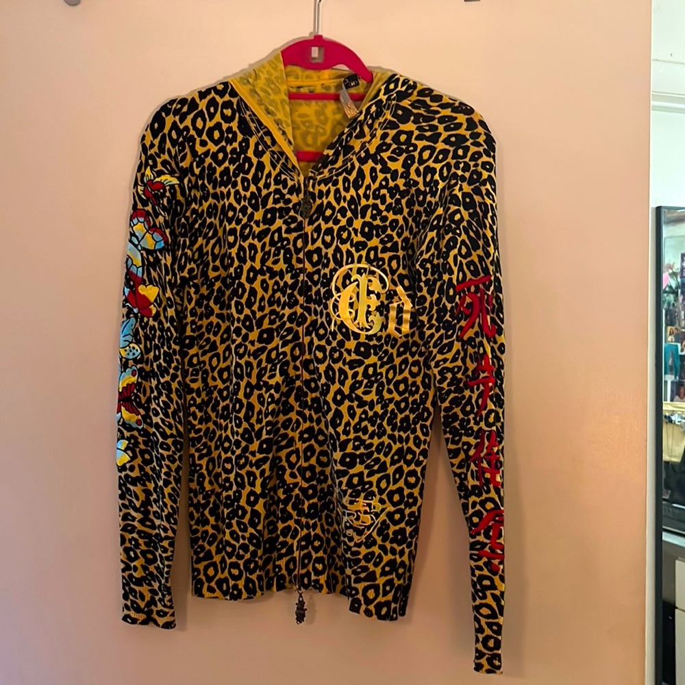 Hoodie one of a kind.brand knew will look great with jeans or black pants.